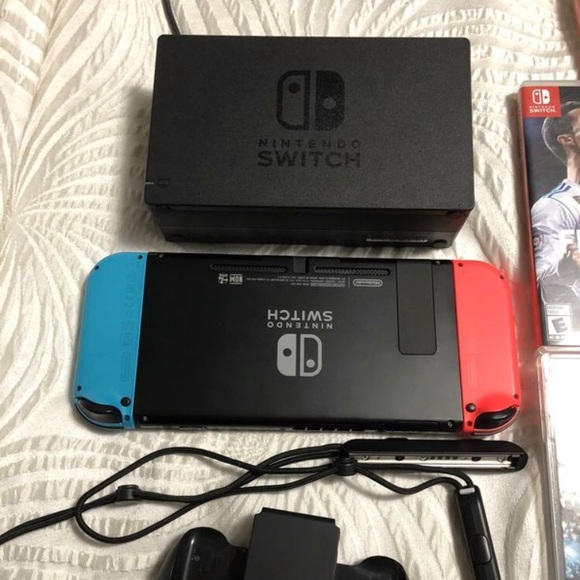 Nintendo switch - Picture 2 of 3